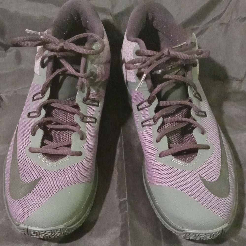 Men Nike Air Versatile II